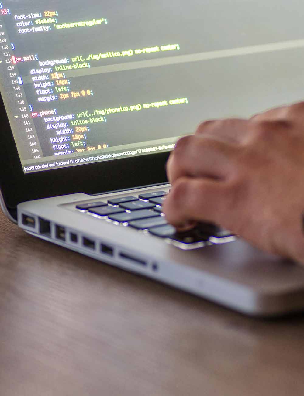 Higly skilled professional permit Fast Track Immigration to Spain